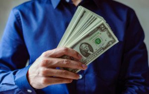 “Na račun minimalac, ostalo u koverti”